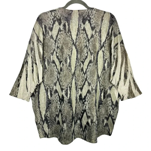 Vtg Y2K Vocal Grunge Sublimation Embellished Tunic XL Cream Black Animal Print - Picture 4 of 8